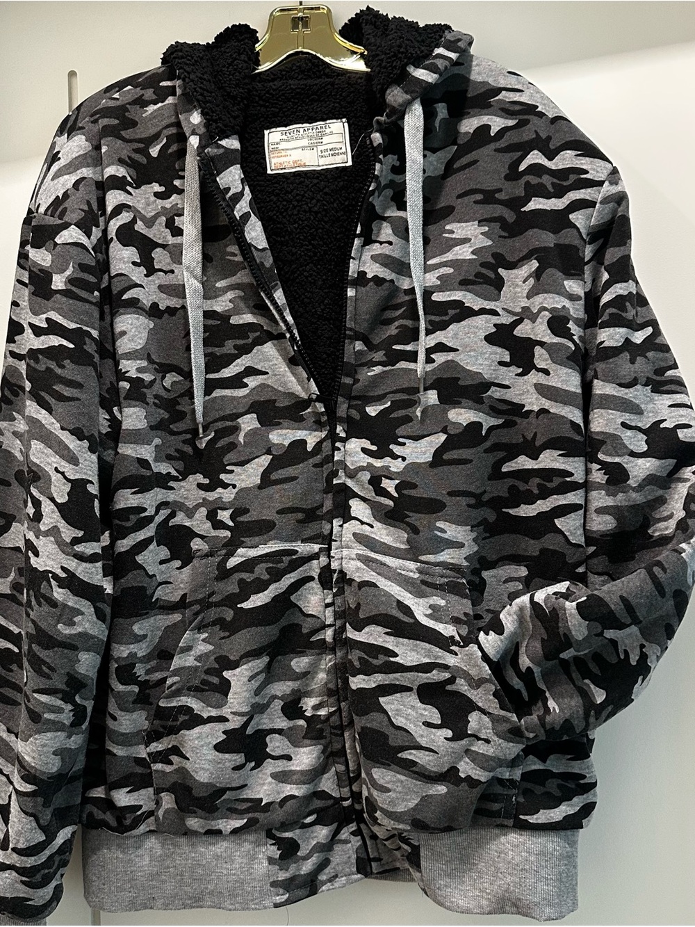 Men's Black & Gray Camouflage Sherpa-Lined Zip Hoodie Jacket